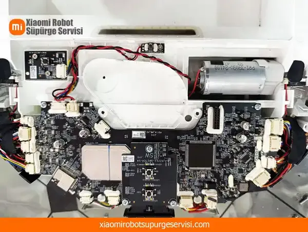 Xiaomi Robot Süpürge Orta Fırça Motoru Değişimi